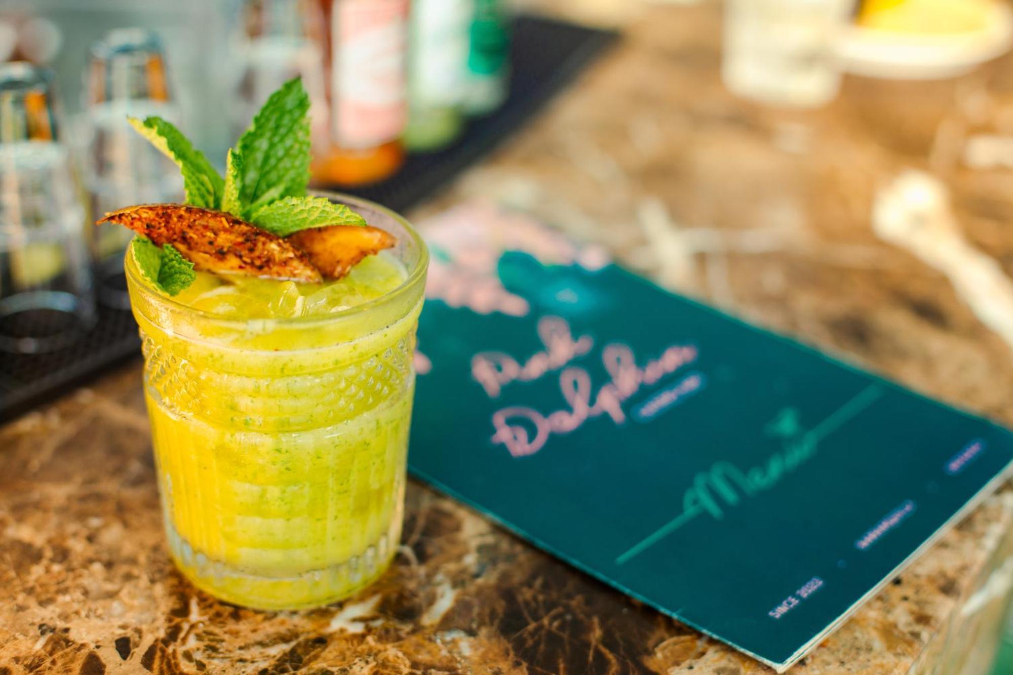 Faranda Collection Barranquilla, A Member Of Radisson Individuals Hotel Barranquilla  Exterior foto A pineapple smoothie